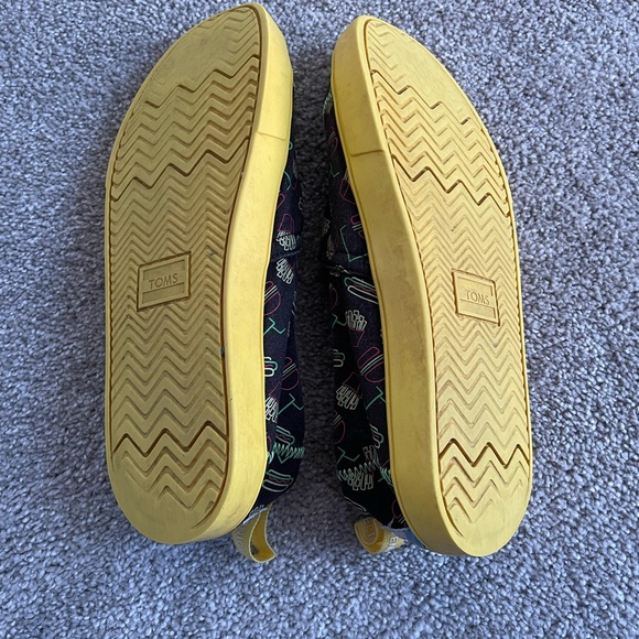 Tom’s GITD AOP Slip Ons - Picture 4 of 5